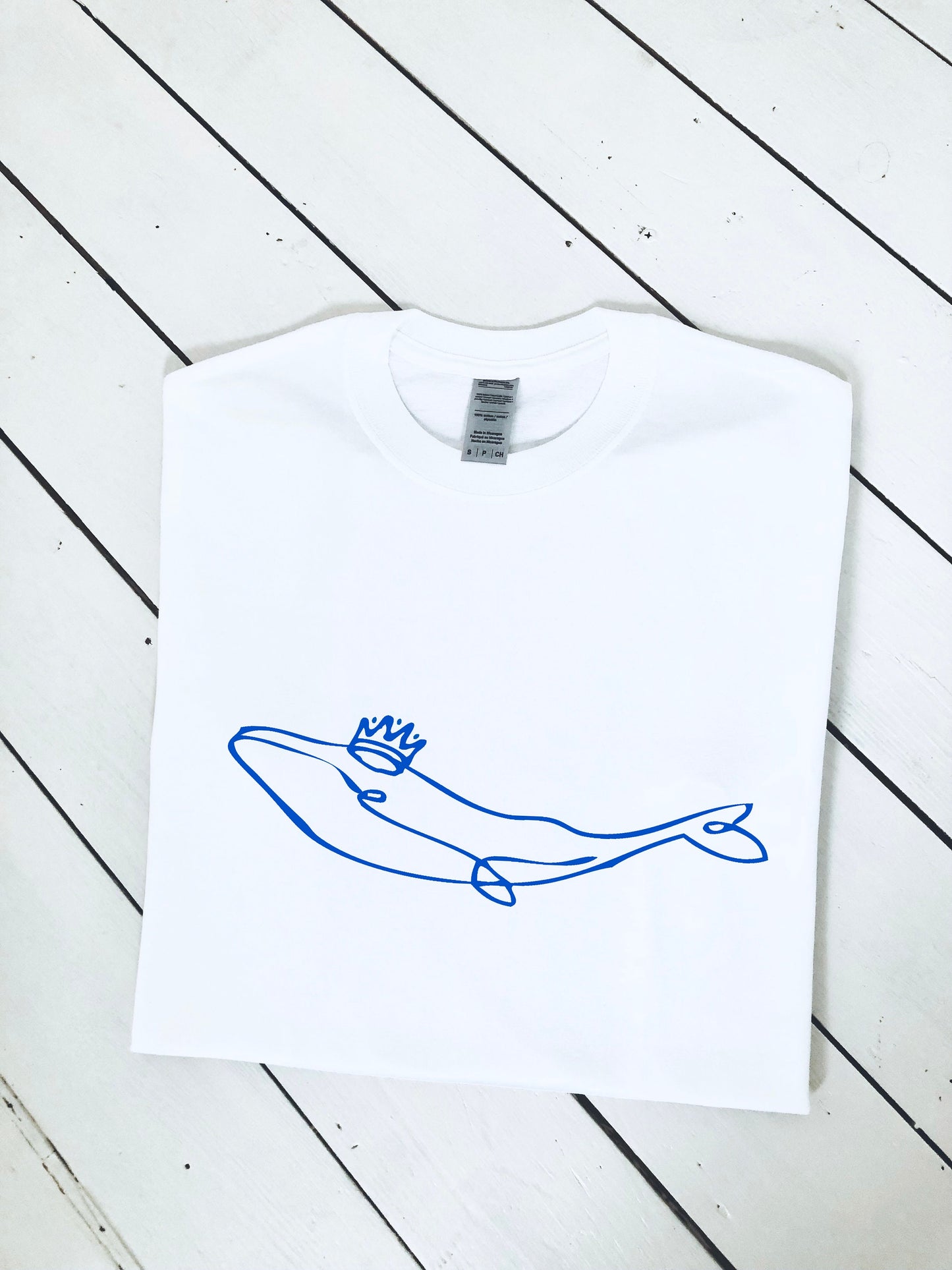 Whale King Unisex T-shirt, multiple sizes and colours, wildlife, animal protection, climate, men and womens top, green, animal kingdom print