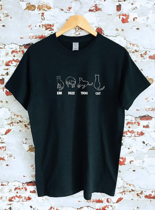 Un Deux Trois Cat print T-shirt, size variations, unisex, 100 % cotton, multiple colours, french, cat lovers, cute cat t-shirt