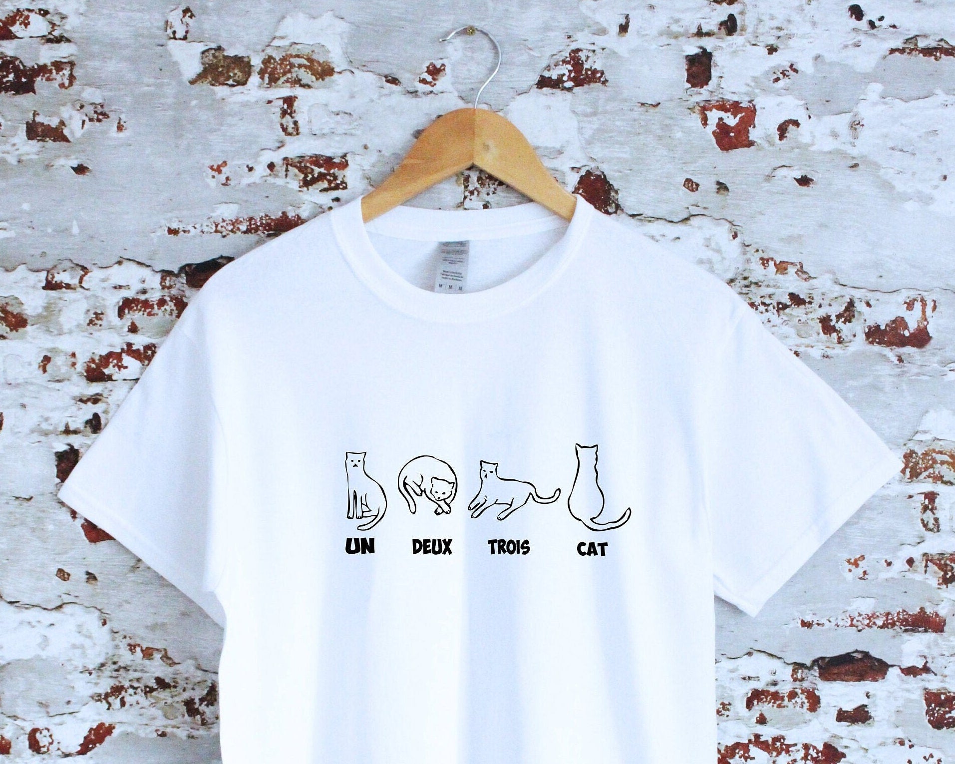 Un Deux Trois Cat print T-shirt, size variations, unisex, 100 % cotton, multiple colours, french, cat lovers, cute cat t-shirt